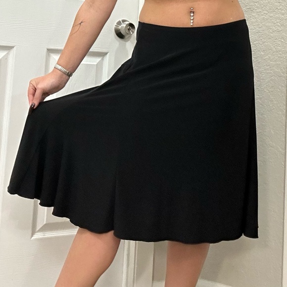 Y2k Nineties Dark Fairy Pleated Black Midi Skirt - Picture 6 of 8